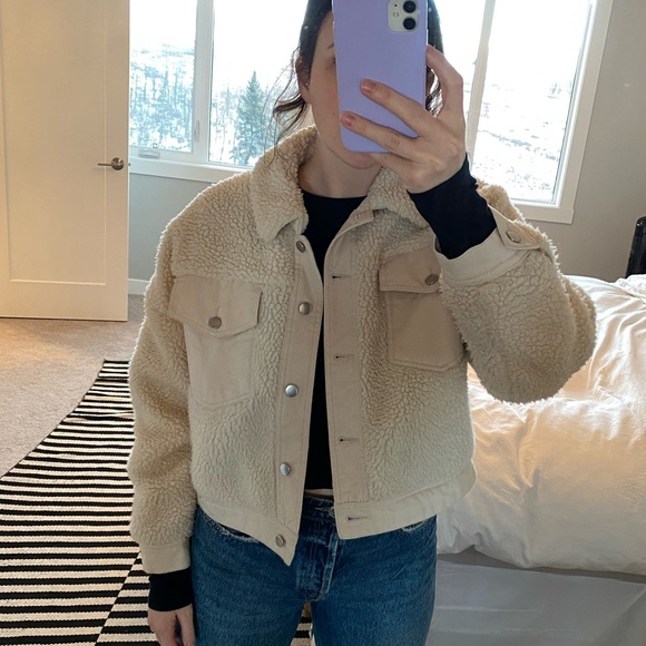 Cropped Shearling Teddy Jacket - Picture 3 of 8